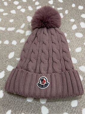 Moncler Faux Fur beanie cableknit logo hat winter mauve purple foldover taupe
